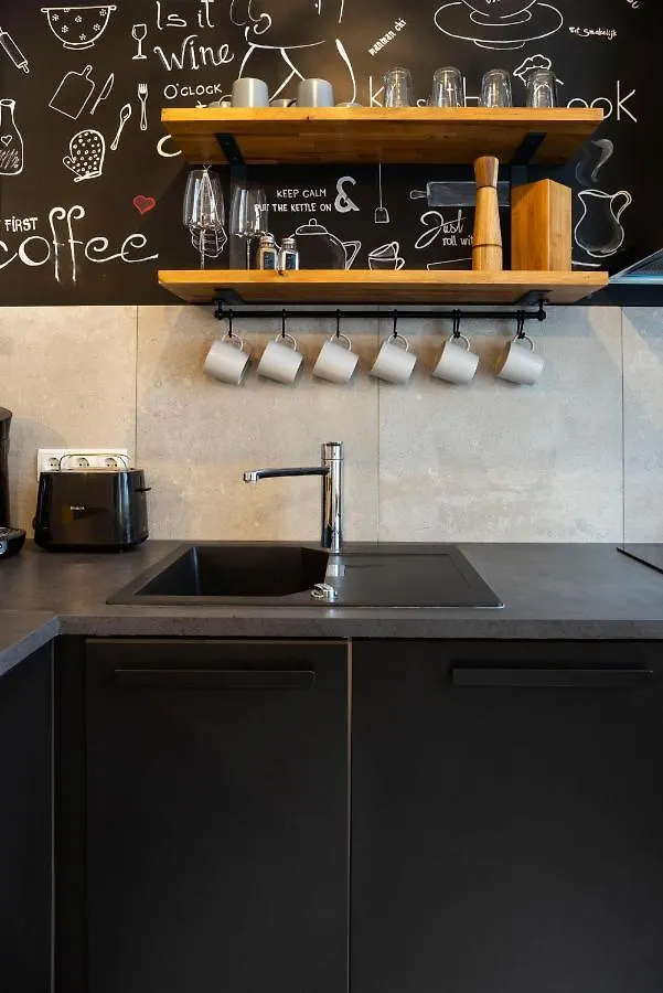 베를린 2Br 2Bthrms High Ceilings Brick Walls Style Apartm 아파트